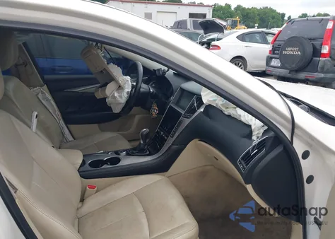 2016 Infiniti Q50 2.0T Base/2.0T Premium z USA, uszkodzony, nr VIN JN1CV7AP9GM203090